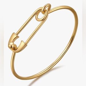 Gorgeous Neiman Marcus 18KT Gold Vermeil Safety Pin bracelet